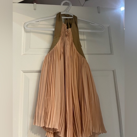 Blush and beige aritzia halter tie neck top in xxs - Picture 1 of 1